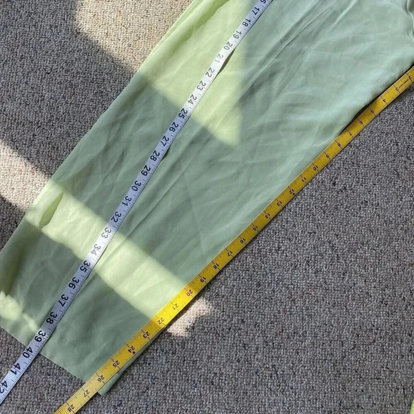 VTG Victoria Halley Women's L 100% Silk Pull On Solid Light Green Casual Pocket - Picture 3 of 8